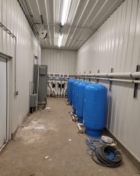 Multipe Water Line and Pressure Tanks for Chicken Barns